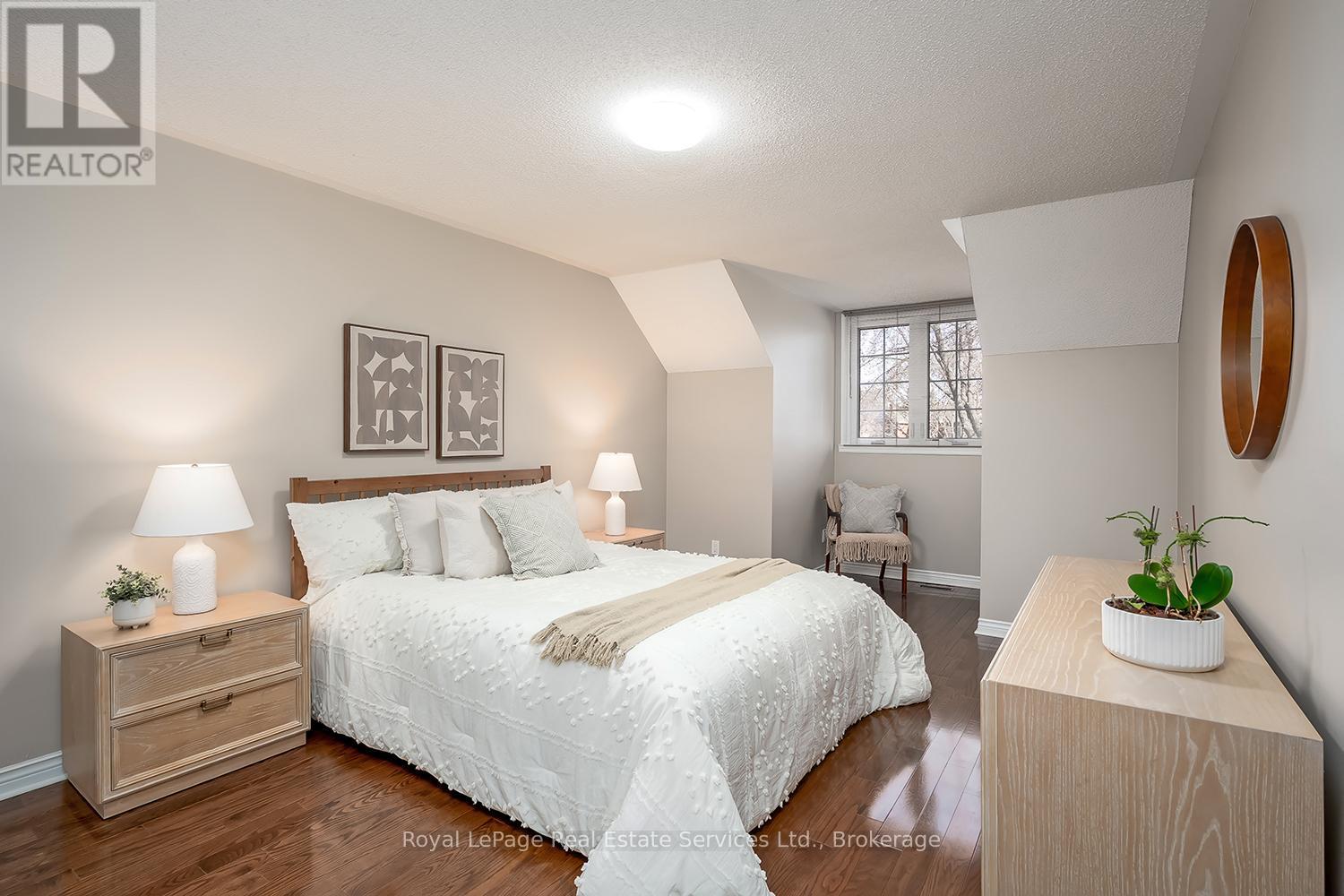 1274 HILTON LANE,Oakville (GA Glen Abbey),,