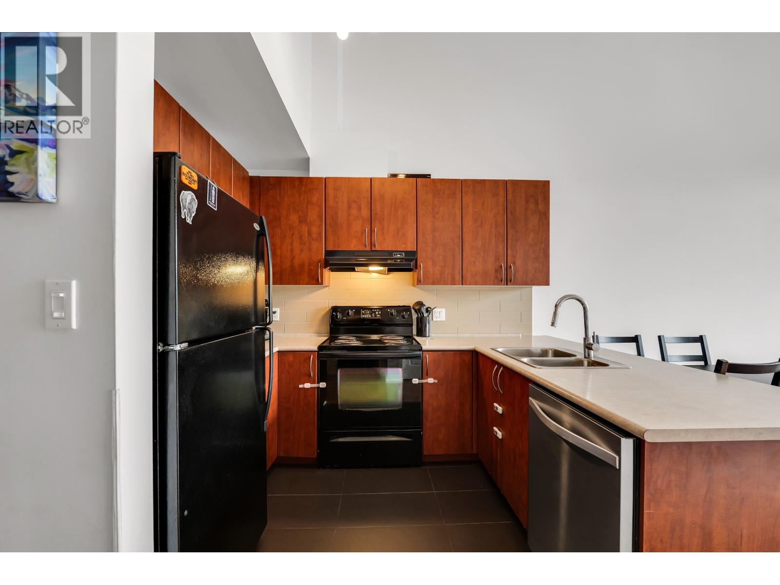 406 40437 TANTALUS ROAD — photo 2