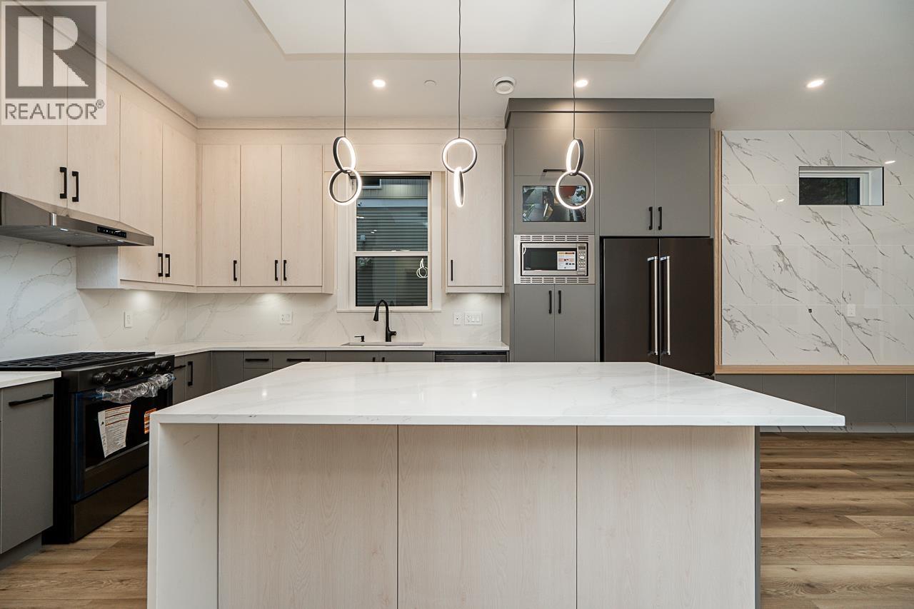 3055 YORK STREET, Port Coquitlam