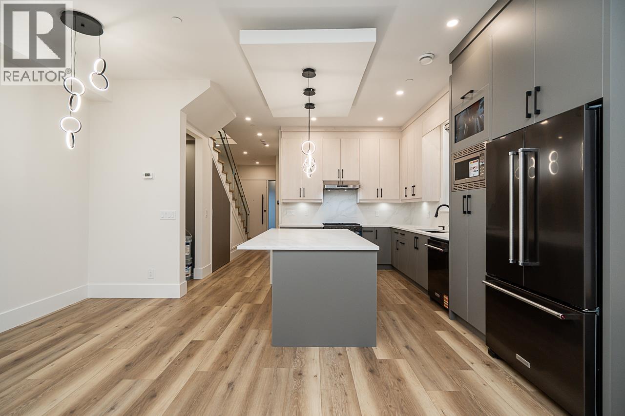 3055 YORK STREET, Port Coquitlam