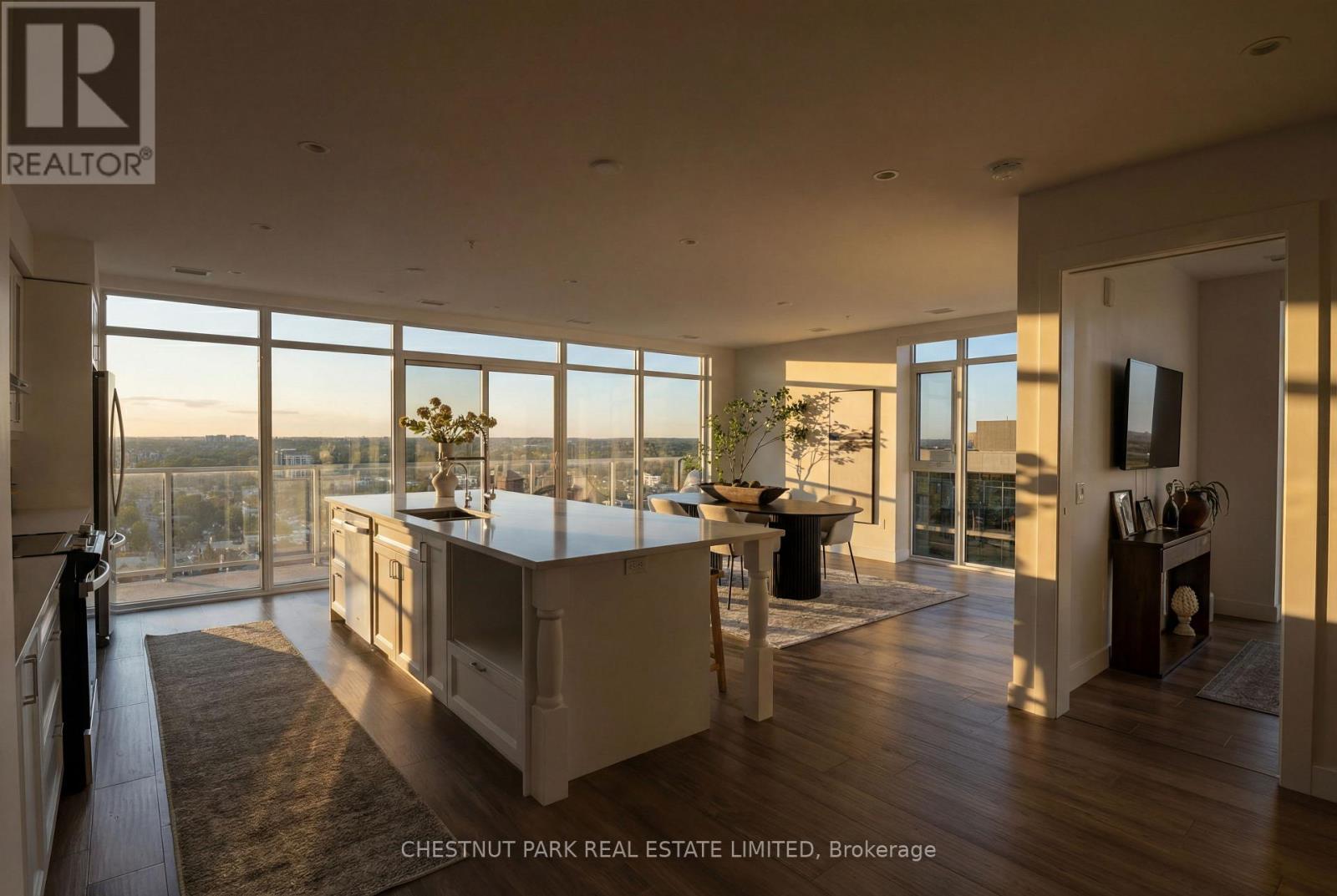 2001 - 15 GLEBE STREET