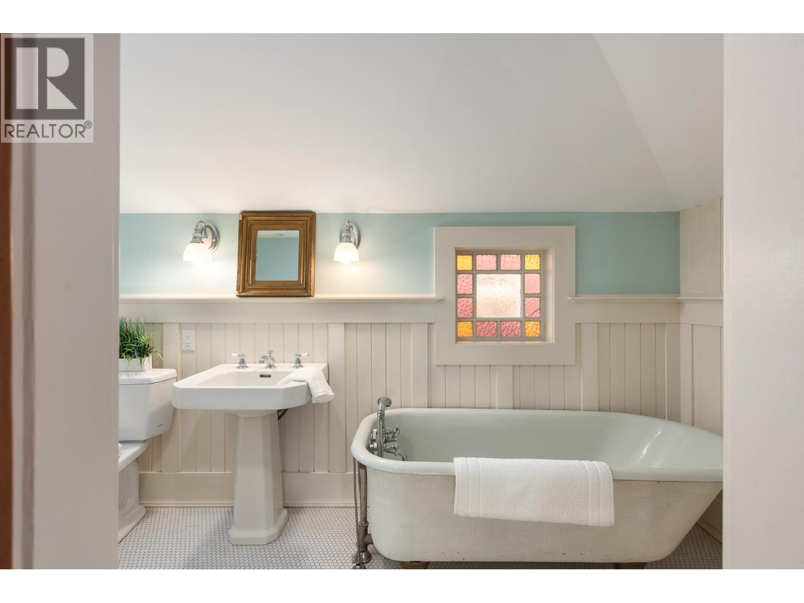 217 NINTH STREET, New Westminster