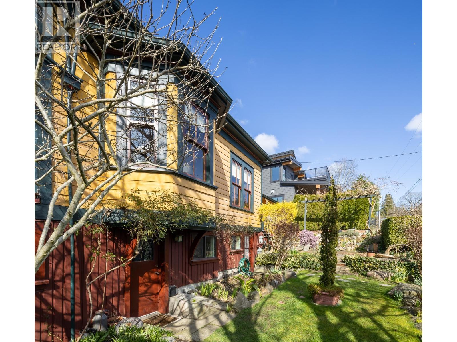 217 NINTH STREET, New Westminster