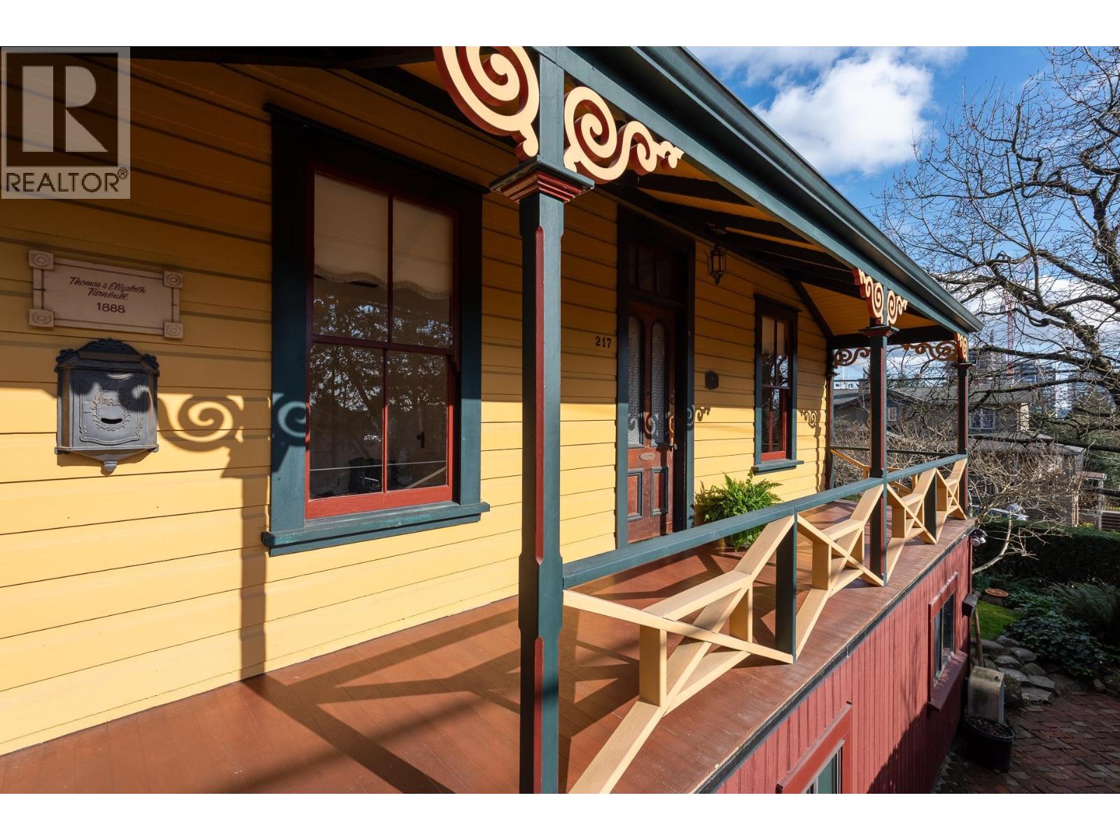 217 NINTH STREET, New Westminster