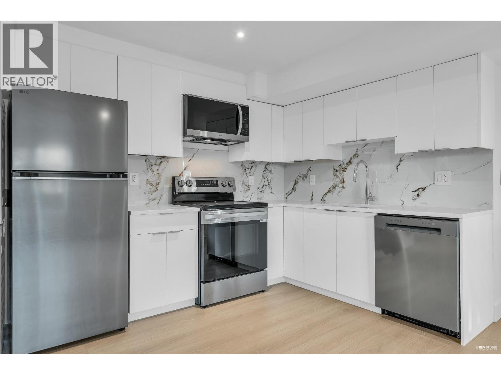 103 1125 CARTIER AVENUE, Coquitlam