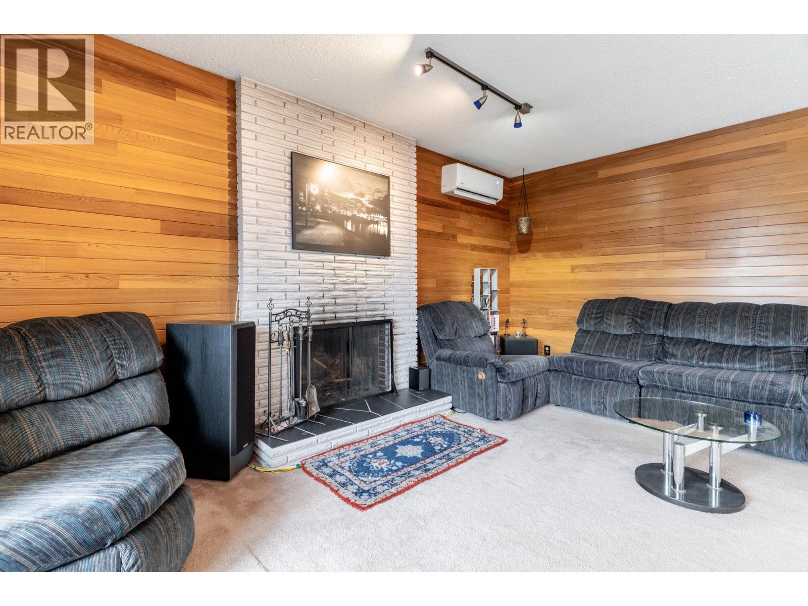 8140 FAIRDELL Crescent, Richmond