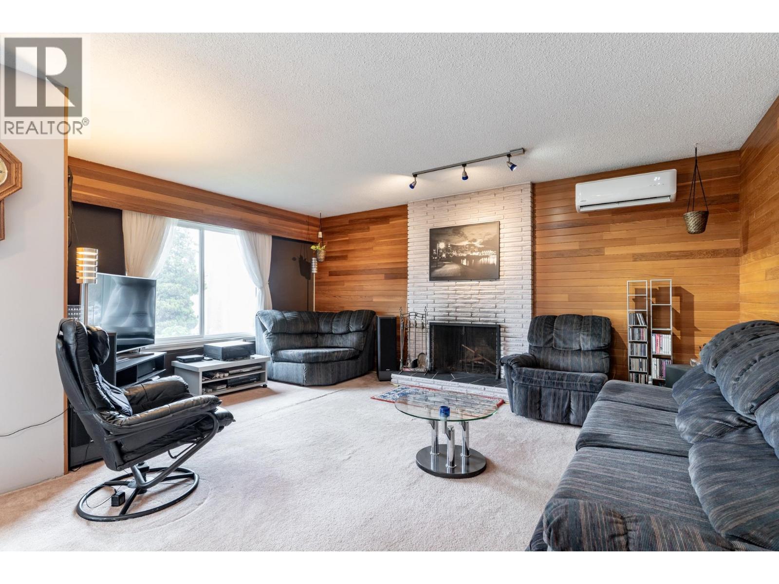 8140 FAIRDELL Crescent, Richmond