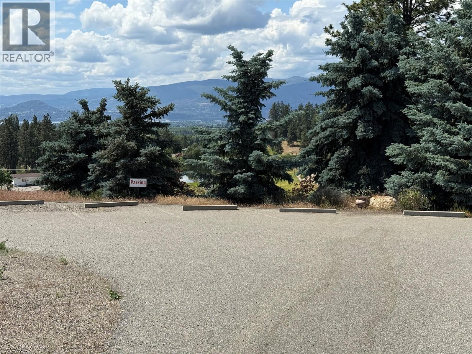  1605 Garner Road, Kelowna