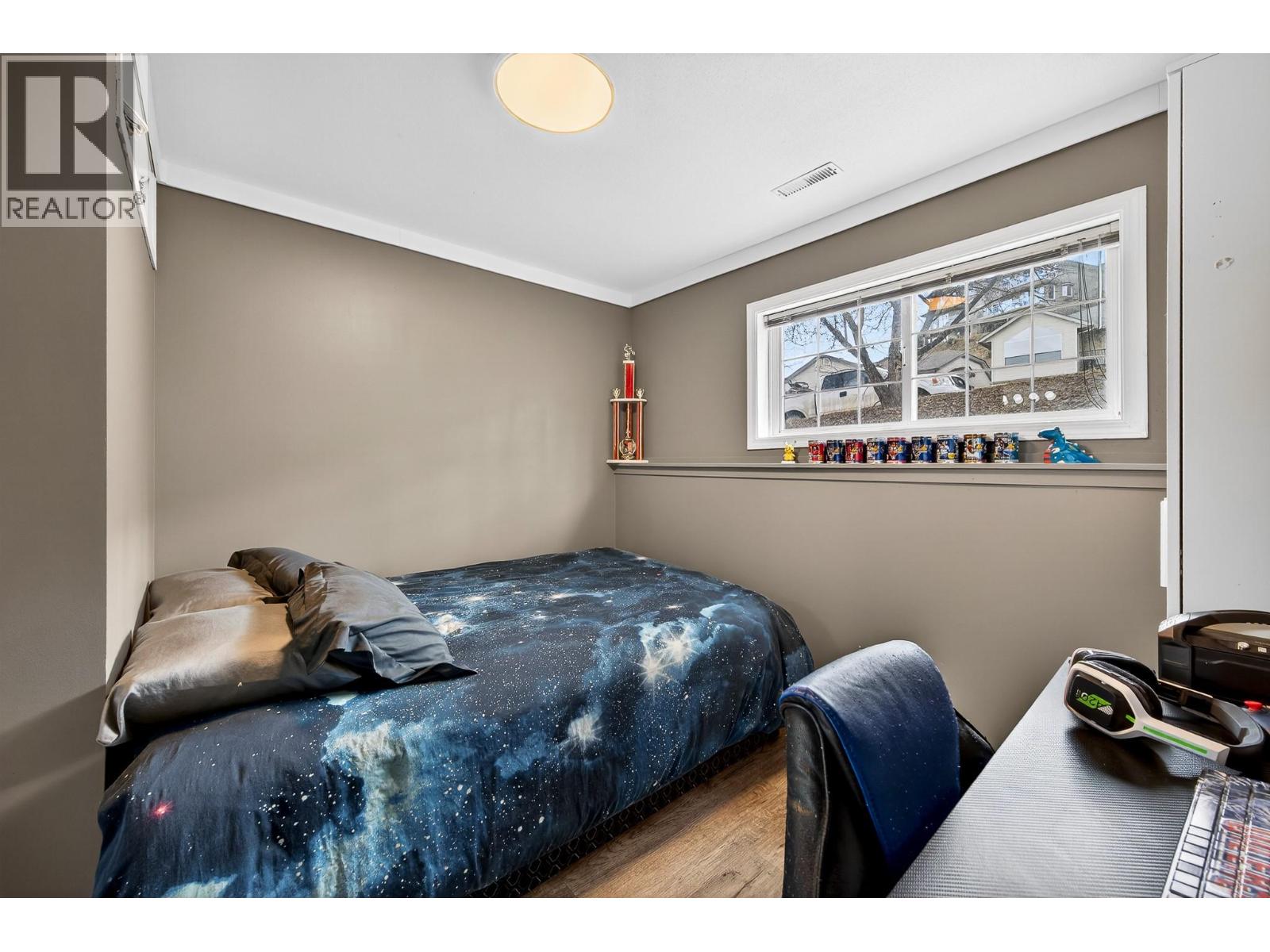 1 726 DUNROBIN Drive, Kamloops