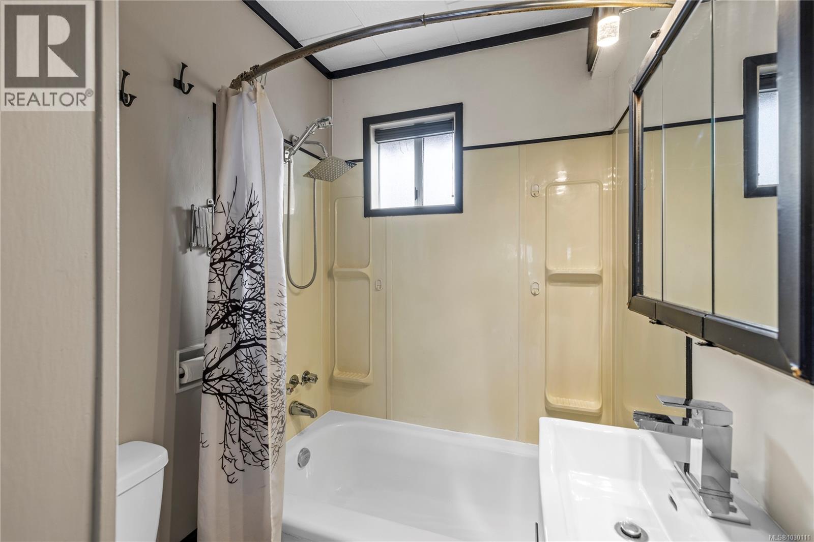 734 RAILWAY AVE - 16