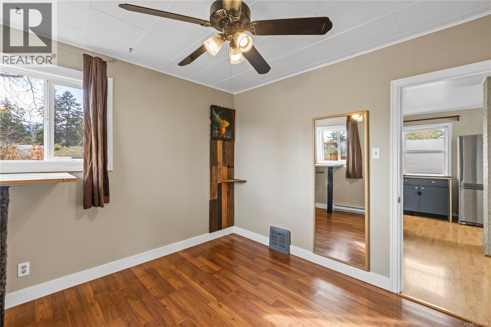 734 RAILWAY AVE - 15