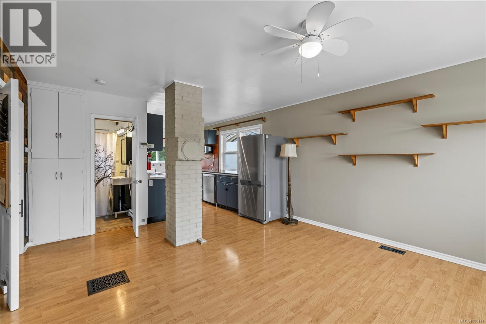 734 RAILWAY AVE - 10