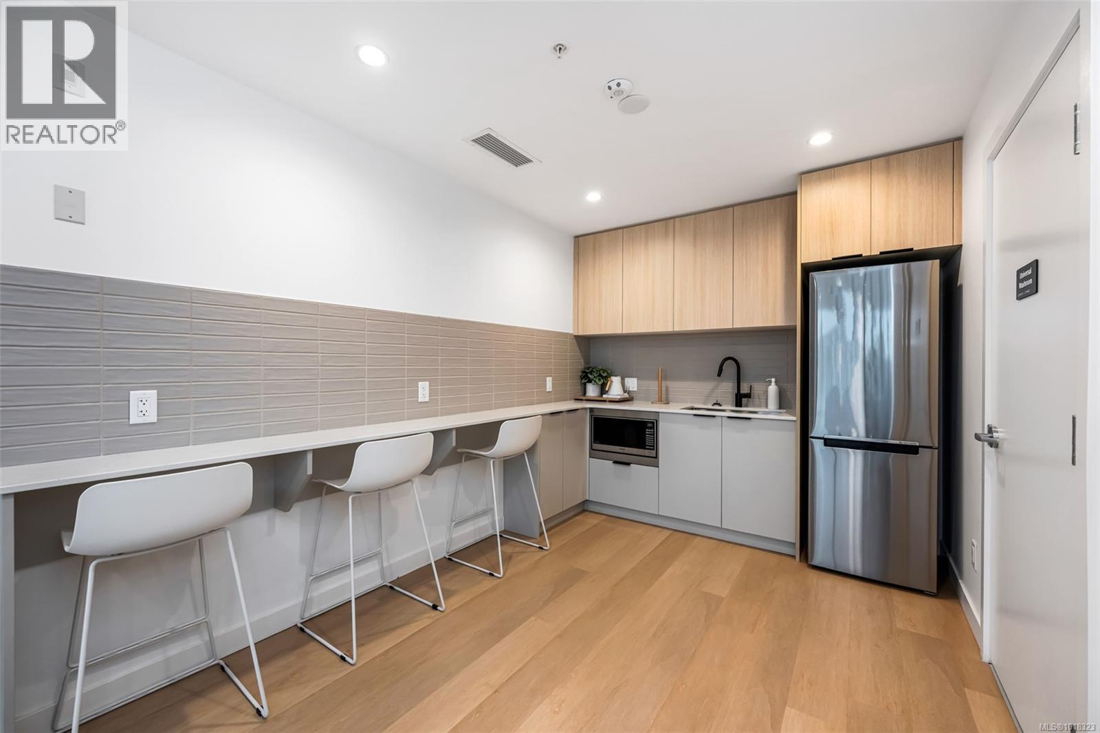 411 3564A Ryder Hesjedal Way, Colwood