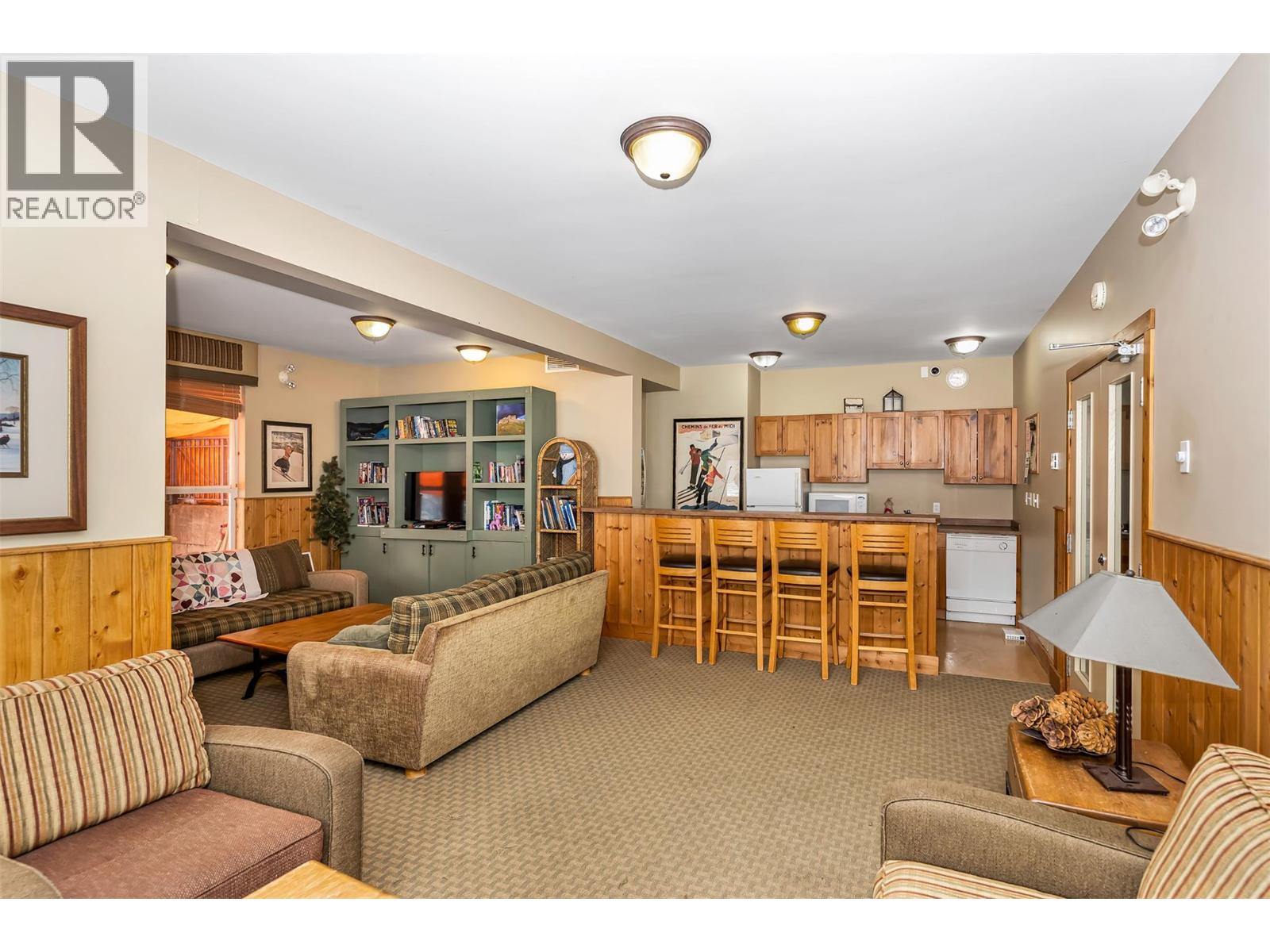 #306 9810 SILVER STAR ROAD - 44