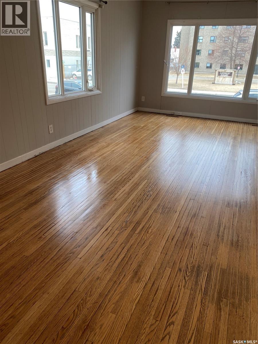 209 8TH STREET E - Image 3