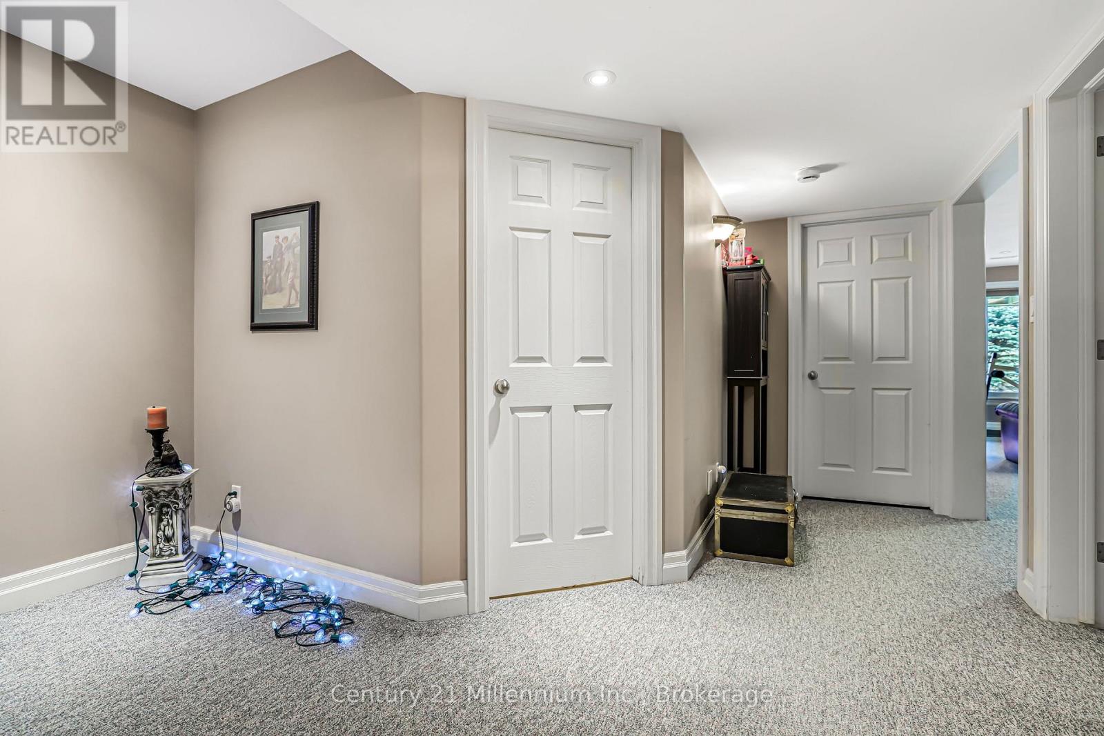 6 GLEN ABBEY COURT - 29