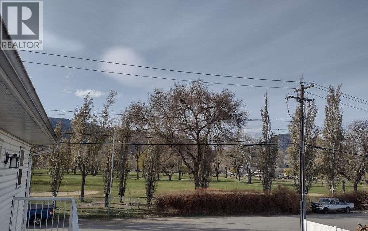 #102-940 Oakville Street, Penticton