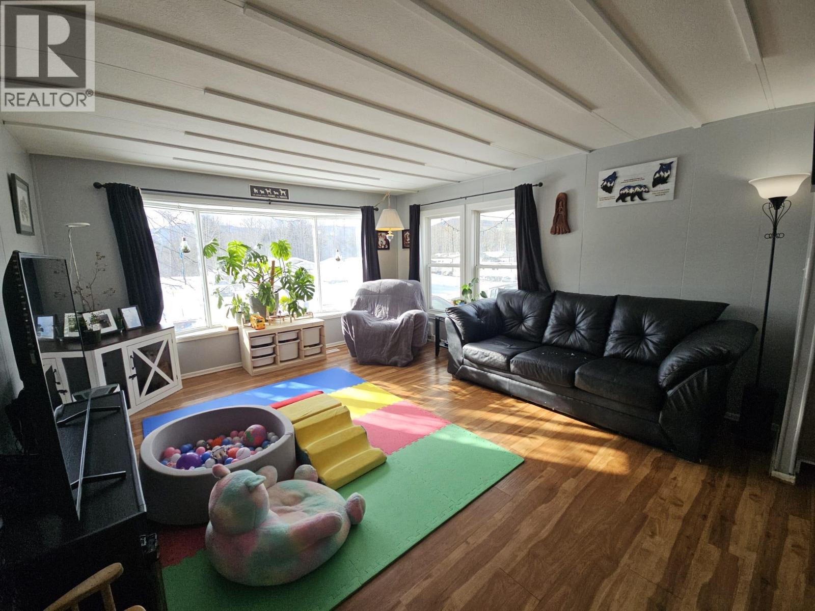 5256 45 Street SE, Chetwynd