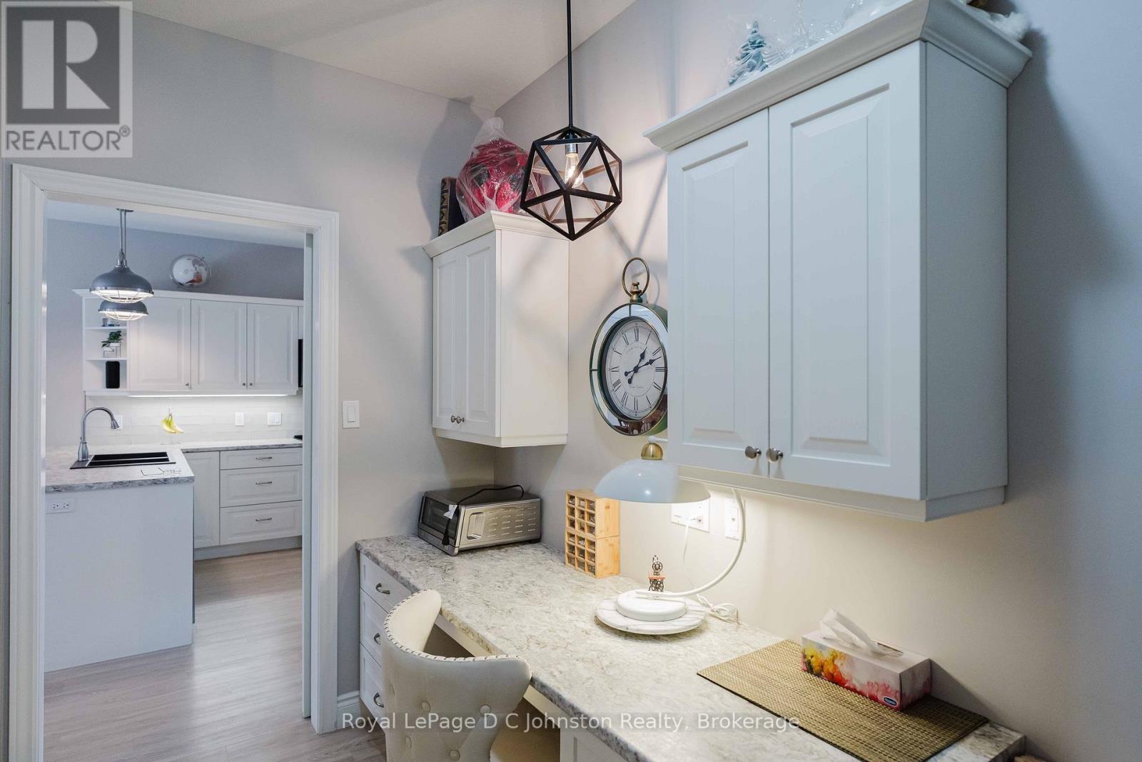 1062 WATERLOO STREET - 10