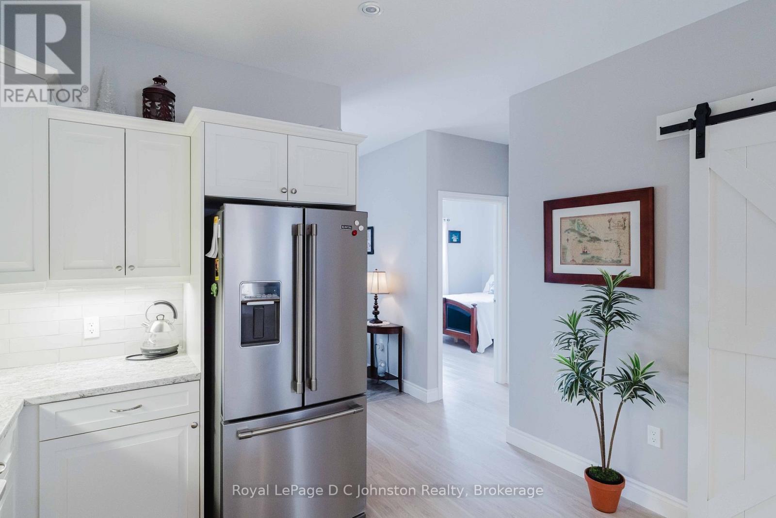 1062 WATERLOO STREET - 14