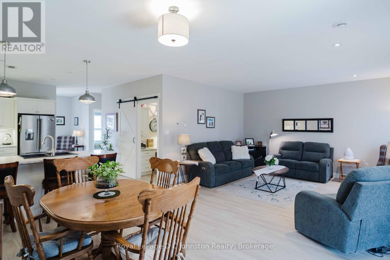 1062 WATERLOO STREET - 21