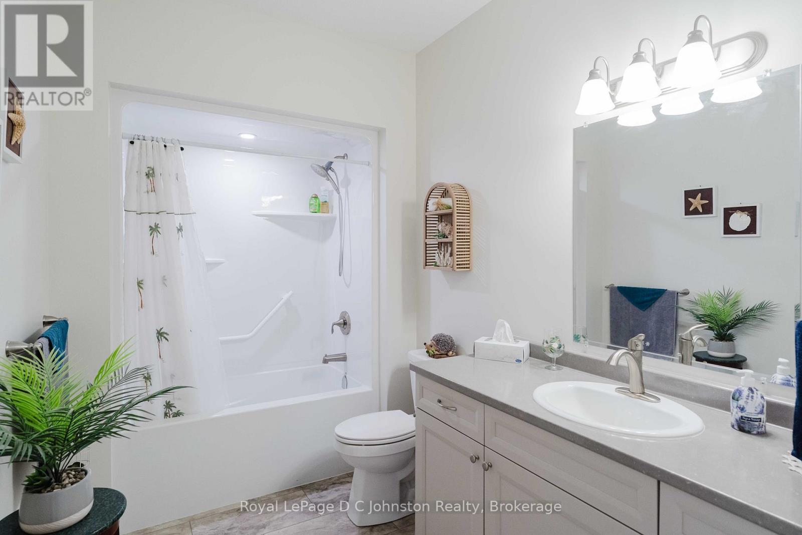 1062 WATERLOO STREET - 26