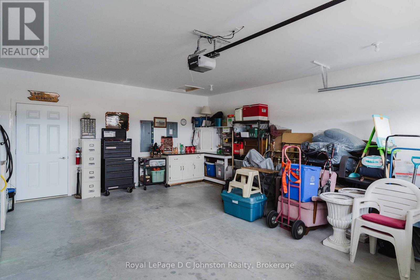 1062 WATERLOO STREET - 27