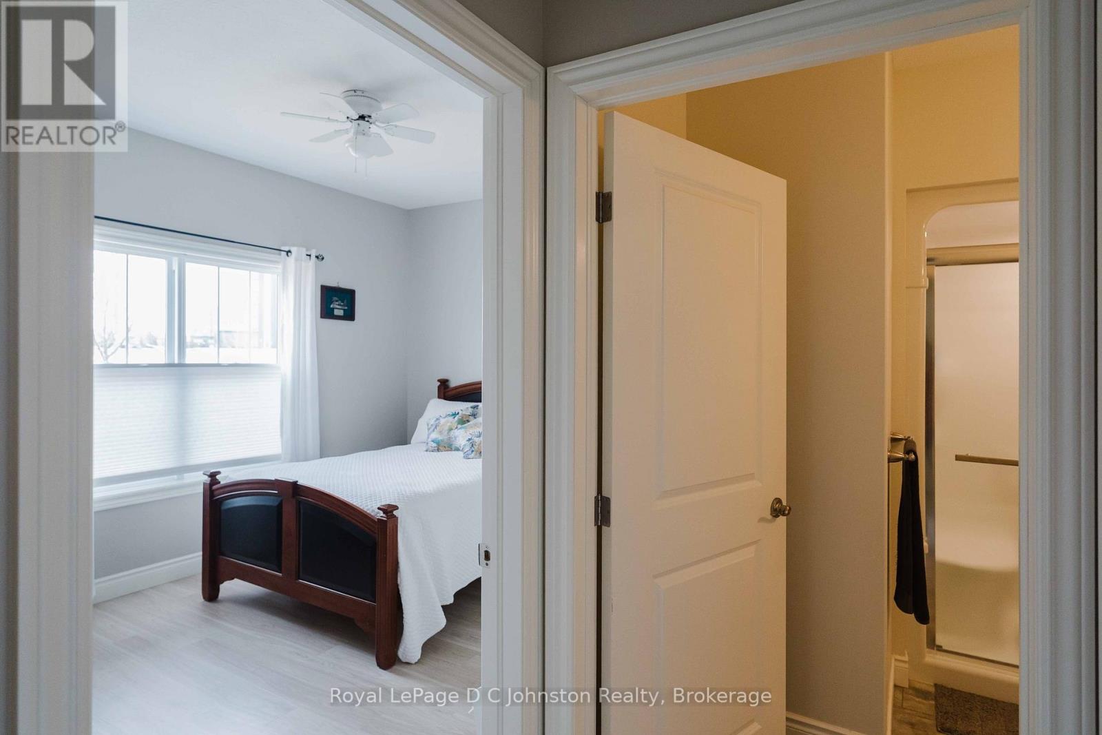 1062 WATERLOO STREET - 4
