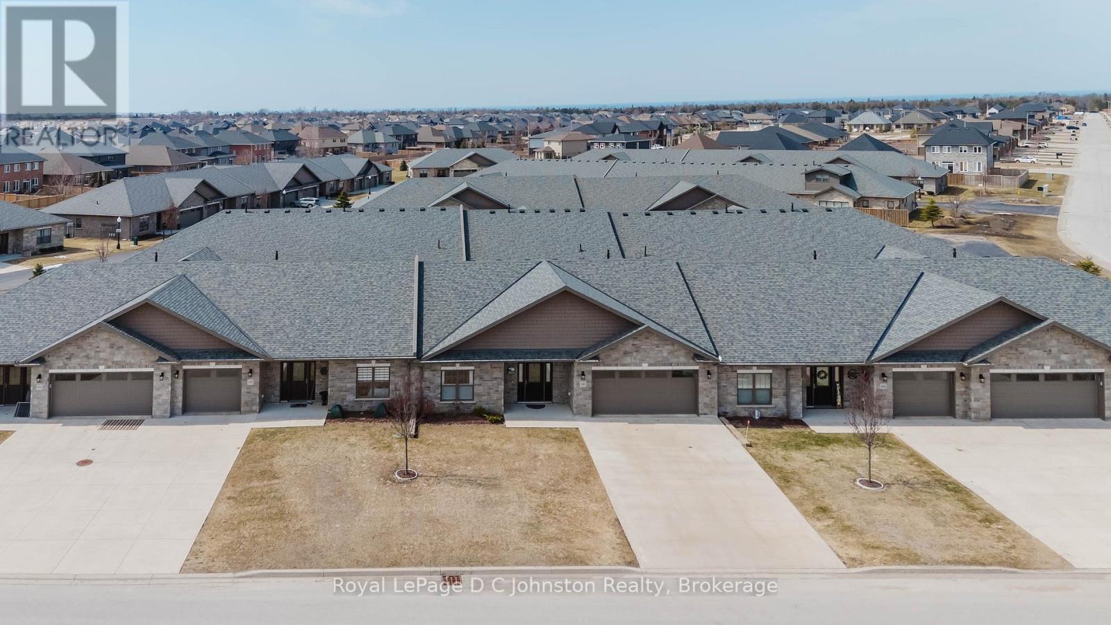 1062 WATERLOO STREET - 40