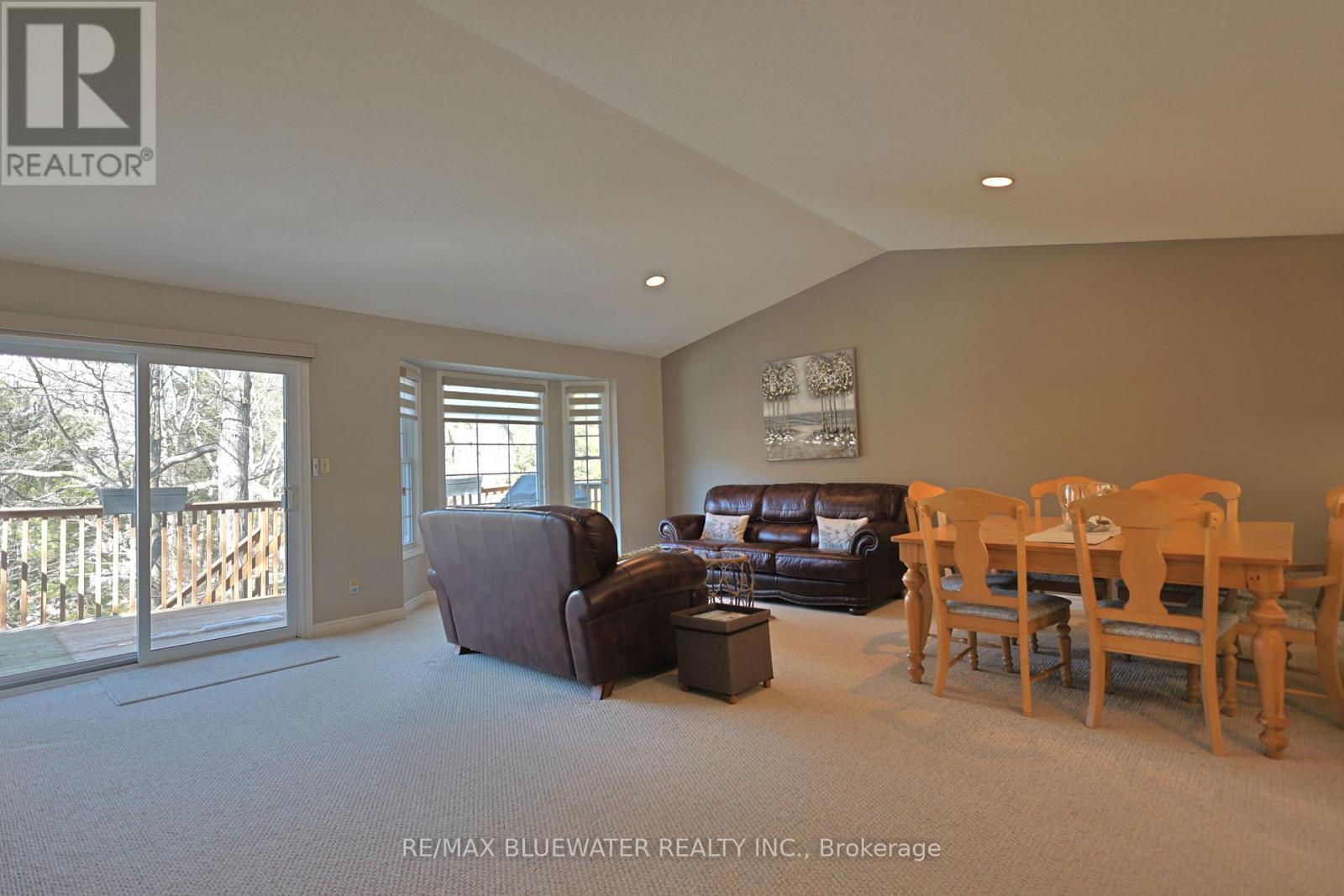 8 - 9826 NORTHVILLE CRESCENT Property Photo