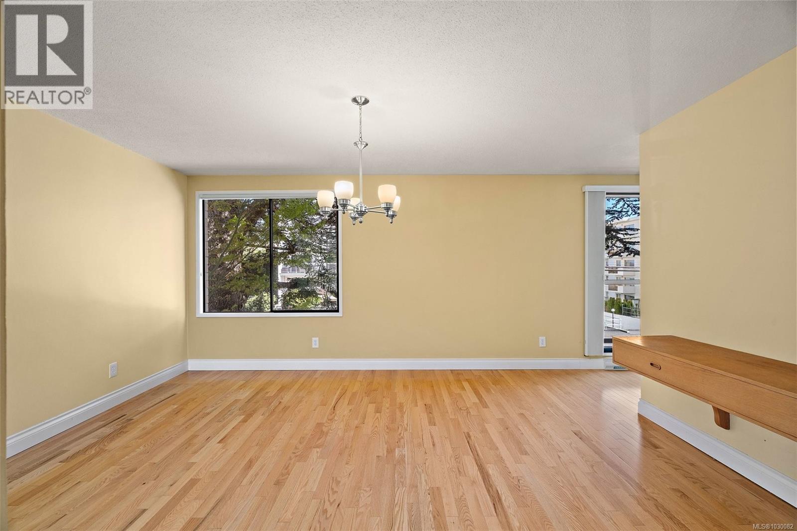 #201 1280 NEWPORT AVE - 12