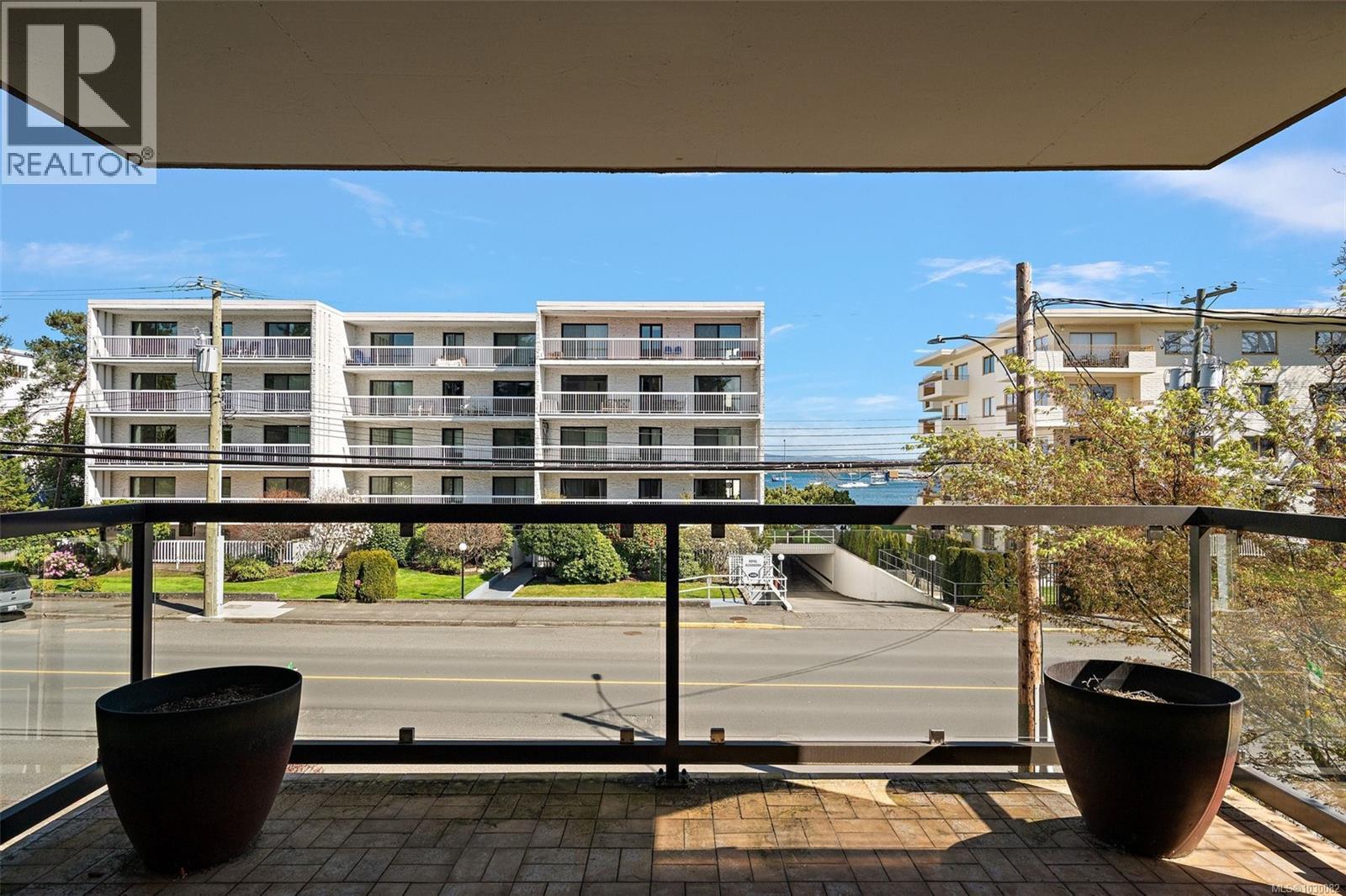 #201 1280 NEWPORT AVE - 28