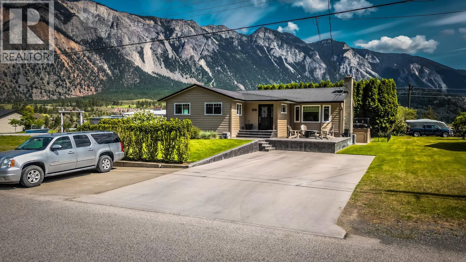 692 Summers Street, Lillooet