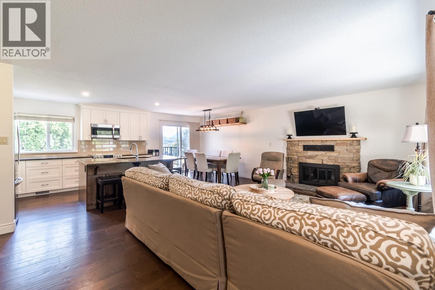 692 Summers Street, Lillooet