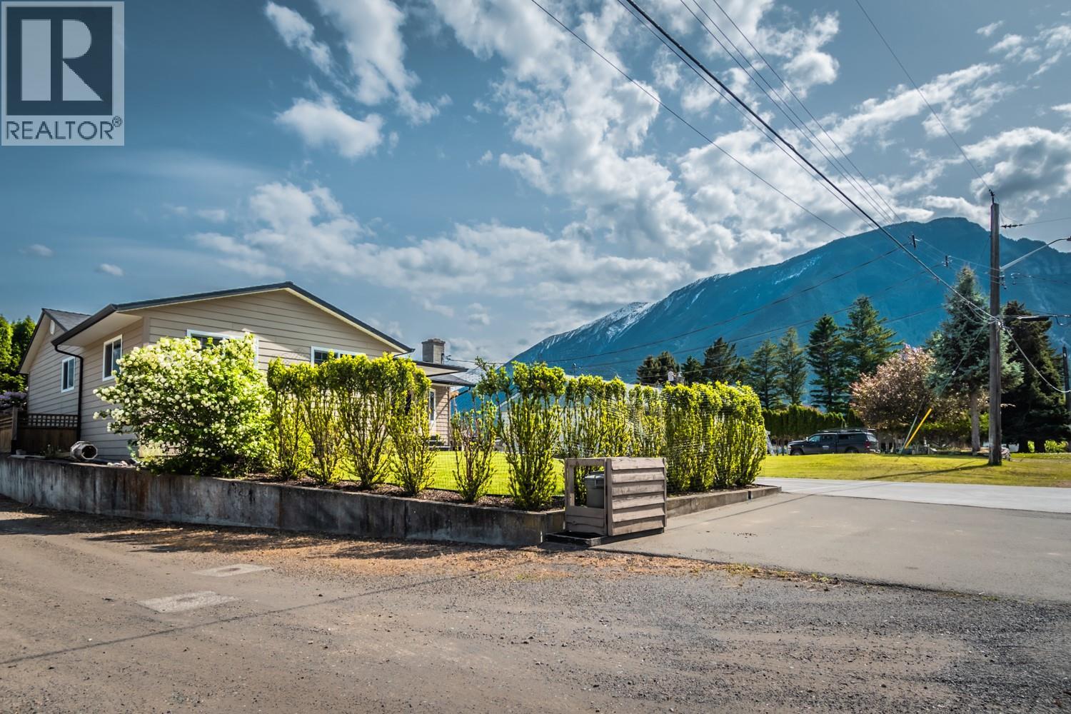 692 Summers Street, Lillooet