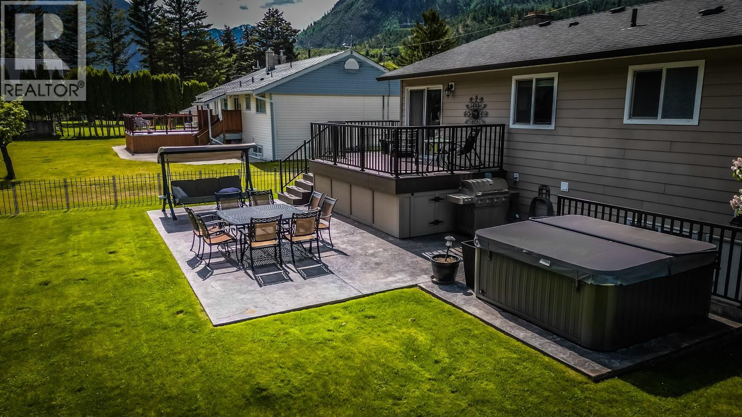 692 Summers Street, Lillooet
