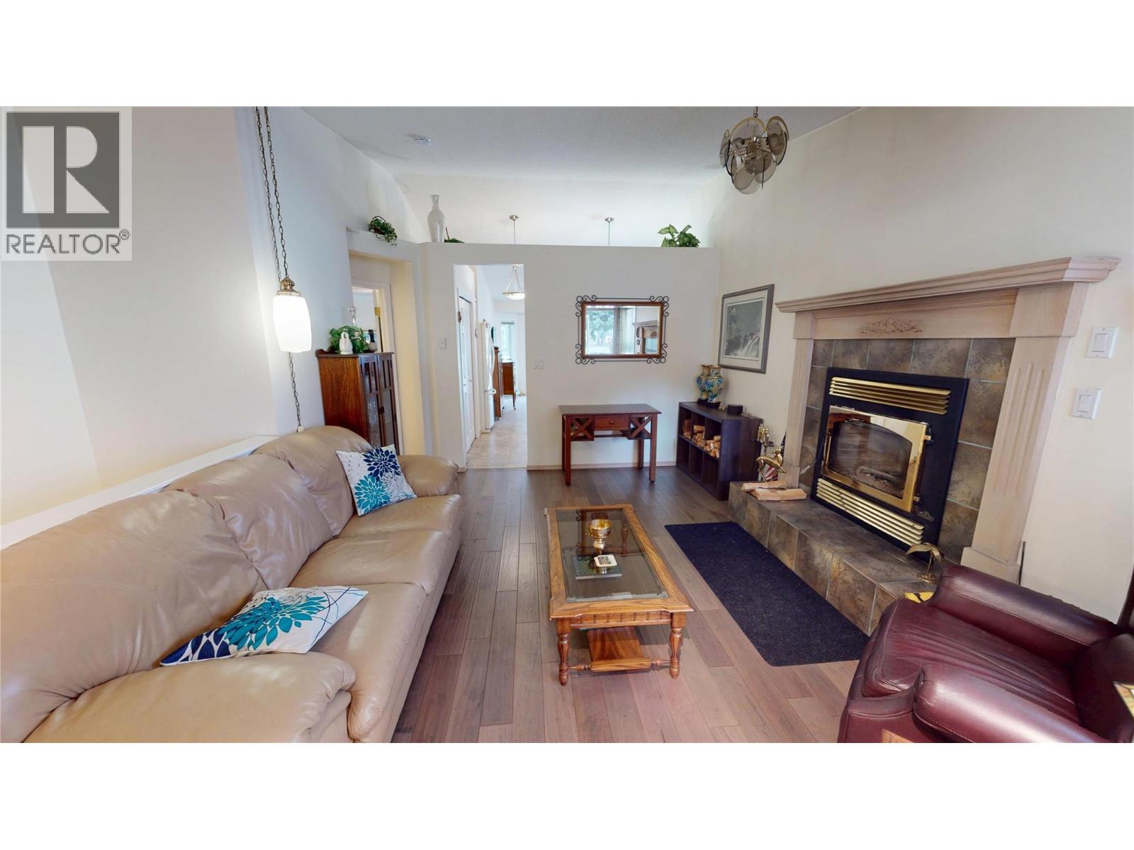 4 7559 Columbia Avenue, Radium Hot Springs