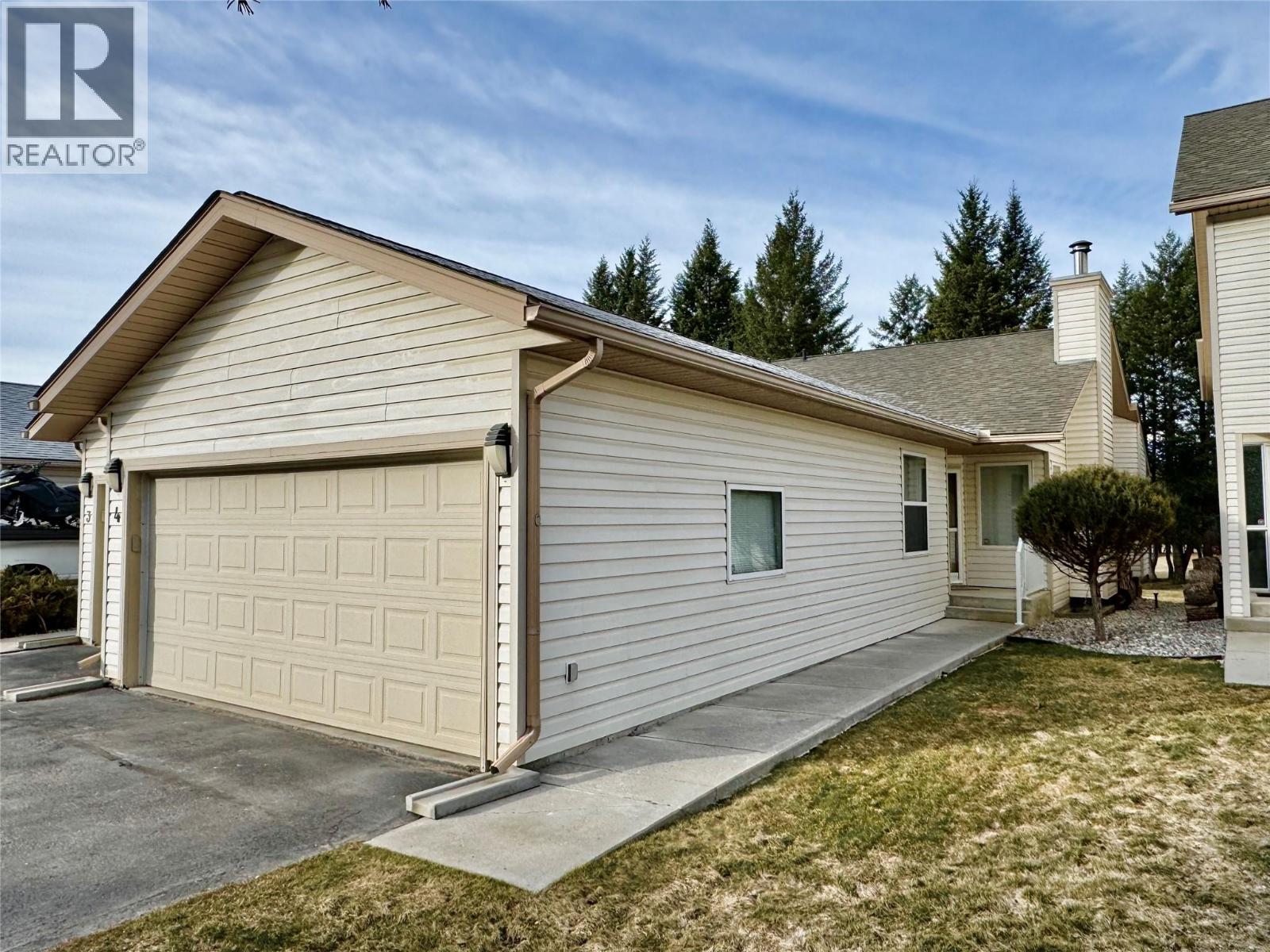 4 7559 Columbia Avenue, Radium Hot Springs