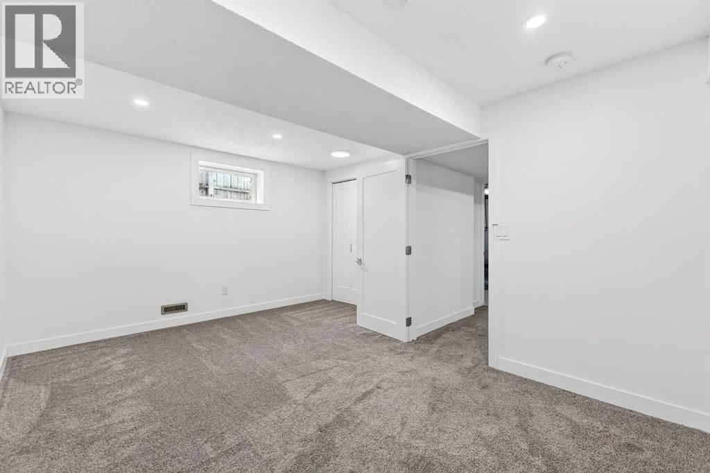 Single Family House Bungalow for Sale in  Dovercrest Drive SE Dover Calgary 