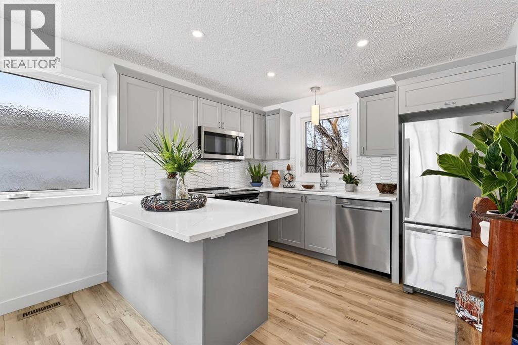 Single Family House Bungalow for Sale in  Dovercrest Drive SE Dover Calgary 