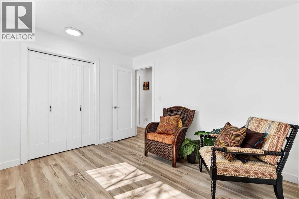 Single Family House Bungalow for Sale in  Dovercrest Drive SE Dover Calgary 