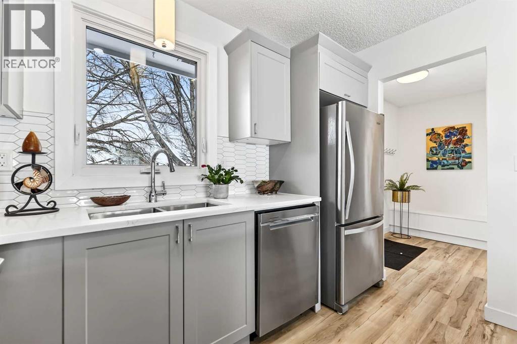 Single Family House Bungalow for Sale in  Dovercrest Drive SE Dover Calgary 