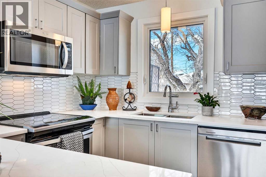 Single Family House Bungalow for Sale in  Dovercrest Drive SE Dover Calgary 