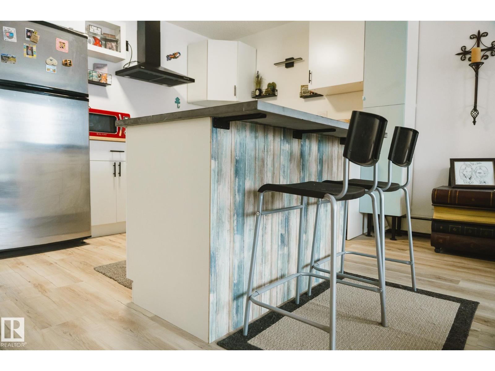 #303 10432 76 AV NW, Edmonton