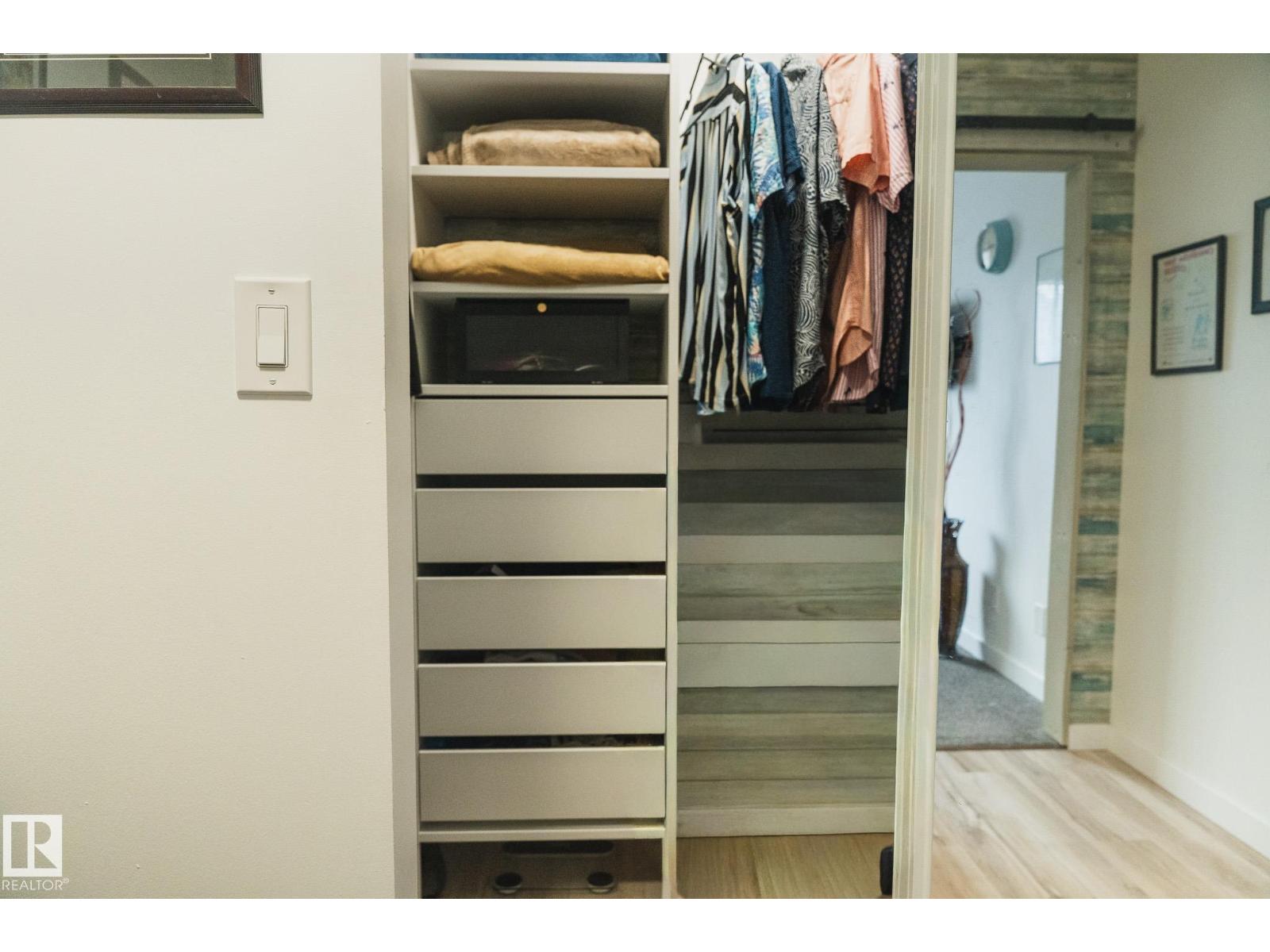 #303 10432 76 AV NW, Edmonton