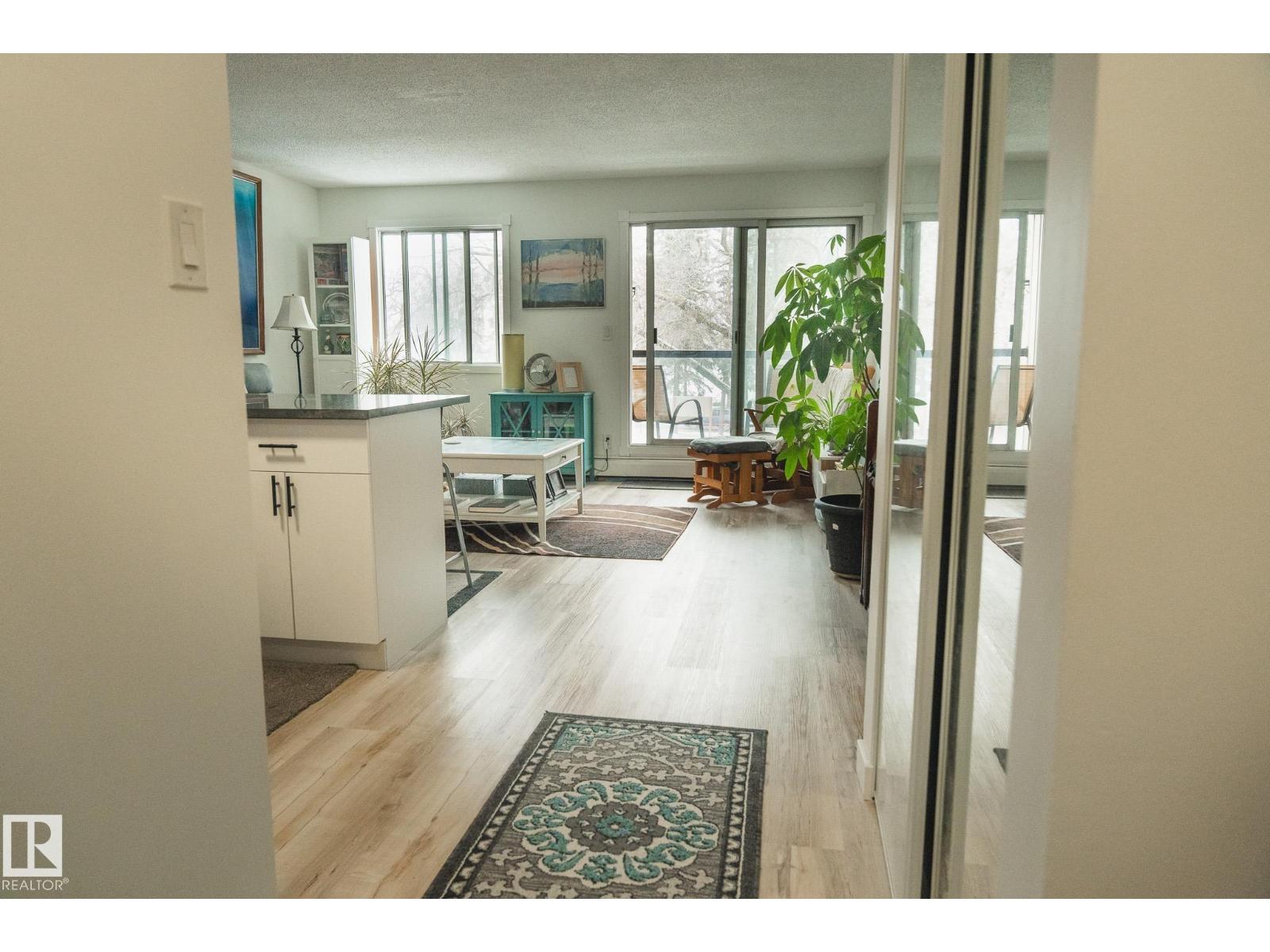 #303 10432 76 AV NW, Edmonton