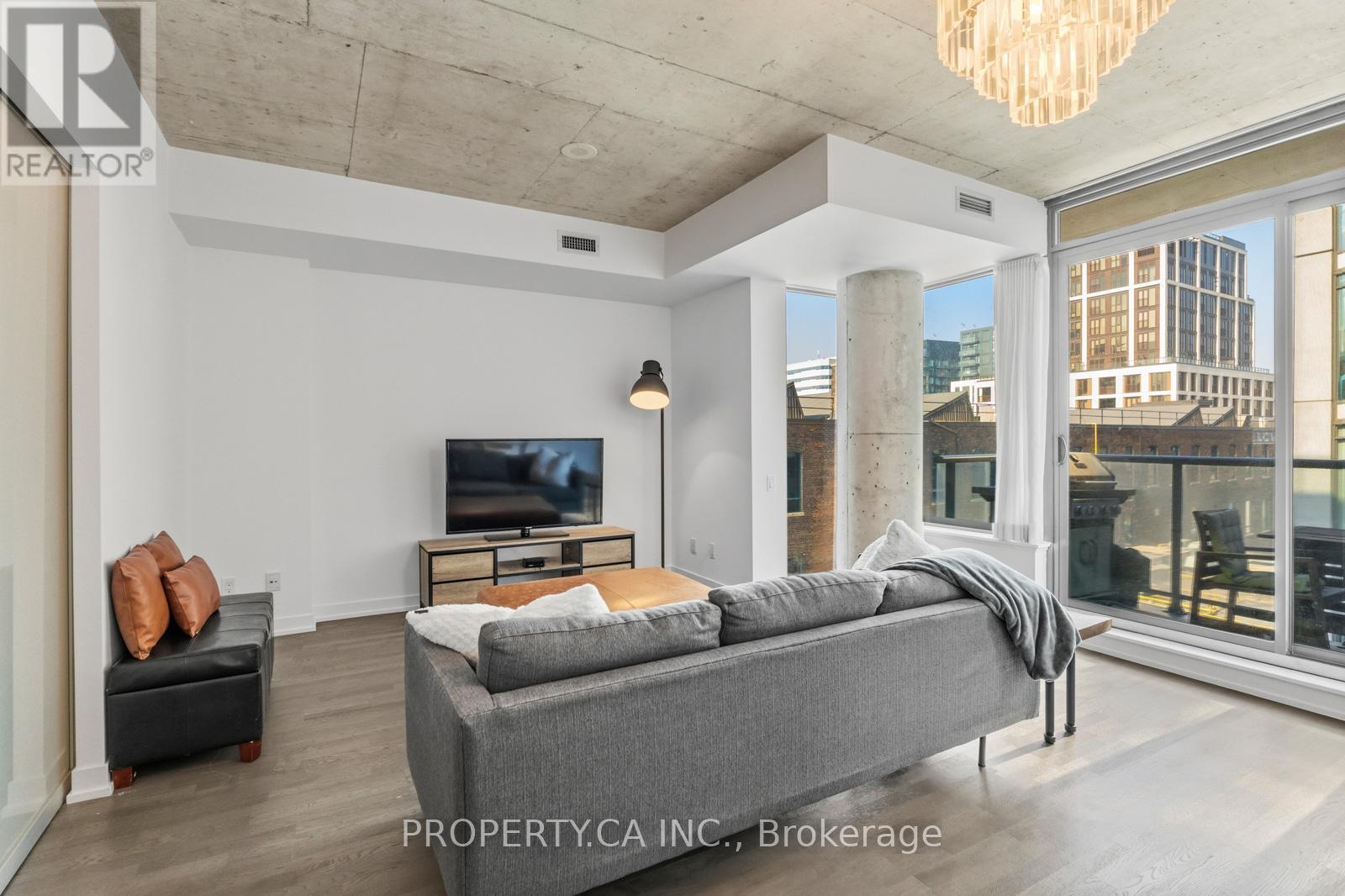 623 - 560 KING STREET W