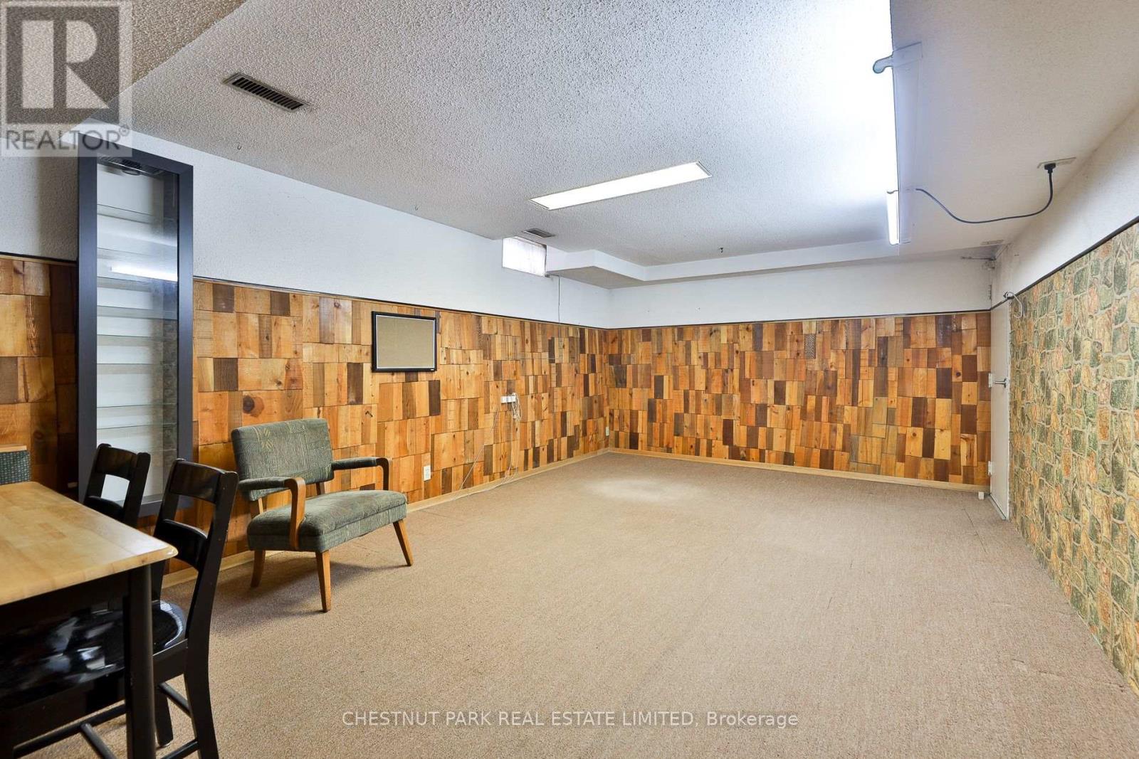 #56 107 BURROWS HALL BOULEVARD - 28