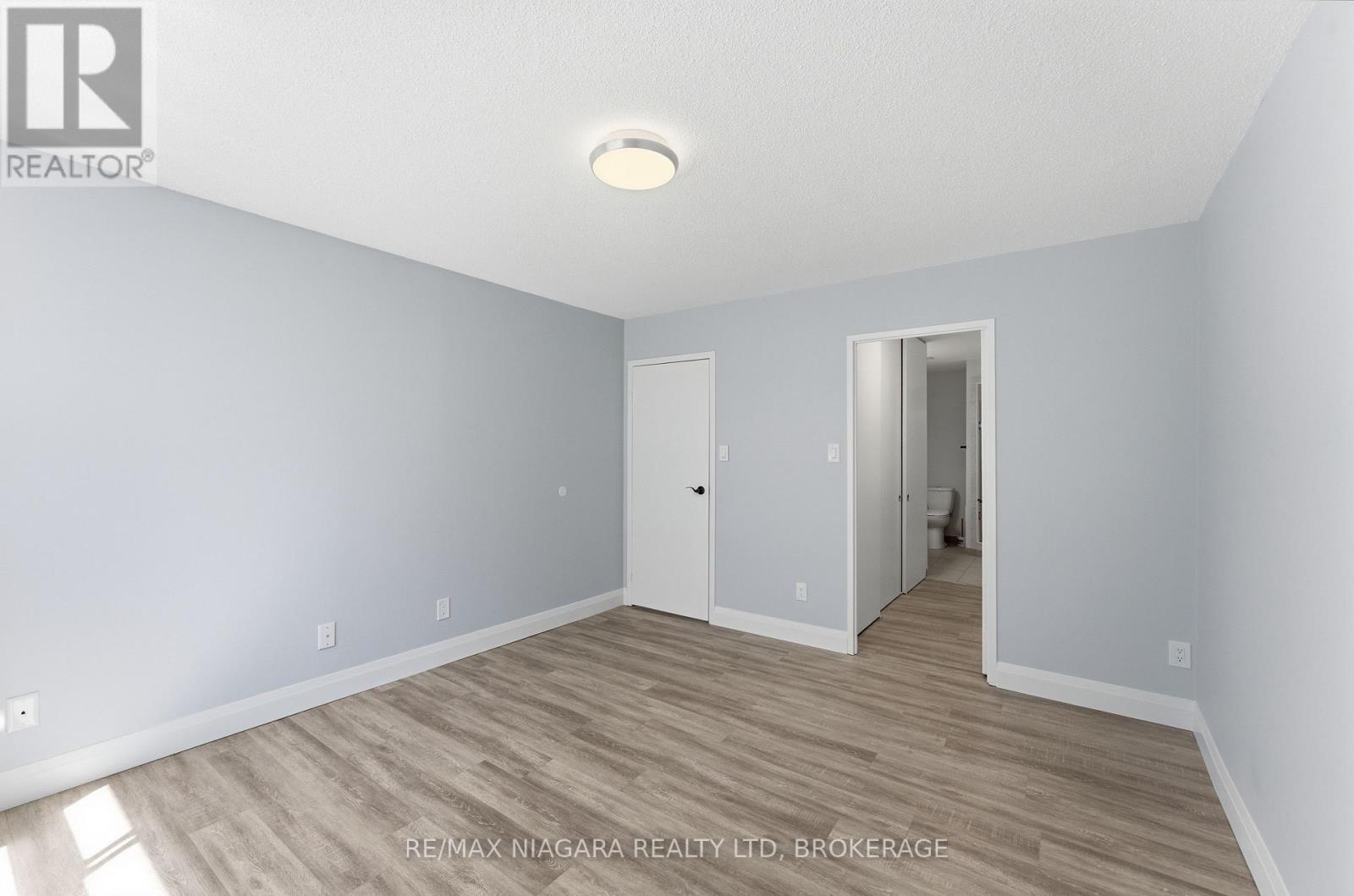 109 – 7 GALE CRESCENT,St. Catharines (E. Chester),,