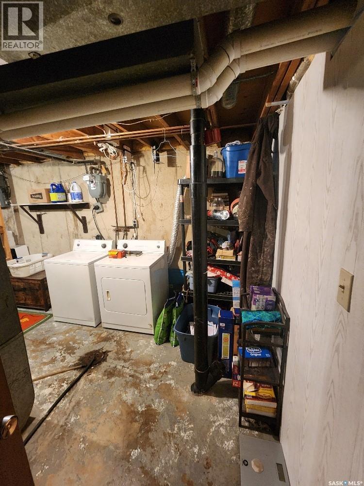 84 ROTHWELL CRESCENT - 15